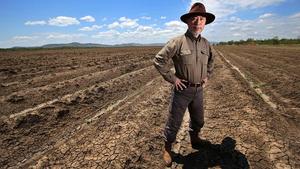 Jian Zhong Yin est l’une des nouvelles figures de l’investissement de la Chine dans l’agrobusiness à l’étranger. Il supervise ce qui est potentiellement le plus gros investissement chinois dans l’agriculture australienne : une incursion à haut risque dans le légendaire projet d’irrigation de la rivière Ord, qui représente un milliard de dollars australiens. (Photo: The Australian)