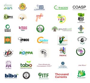 L’AFSA est une large alliance d’acteurs de la société civile qui font partie de la lutte pour la souveraineté alimentaire et l’agroécologie en Afrique. C’est un réseau de réseaux, avec actuellement 35 membres actifs dans 50 pays africains. Il s’agit notamment des réseaux de producteurs alimentaires africains, des réseaux d’ONG africaines, des organisations de populations autochtones, des organisations confessionnelles, des groupes de femmes et de jeunes, des mouvements de consommateurs et des organisations internationales qui soutiennent la position de l’alliance.