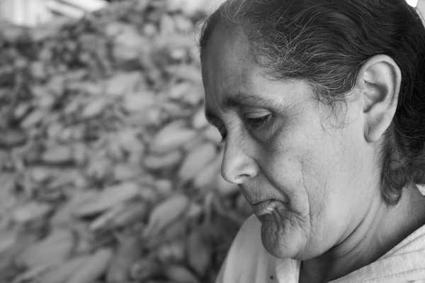 El derecho a la alimentación está ligado a la agricultura tradicional y se sostiene en el trabajo de las mujeres y en la recuperación de sus saberes. (Foto: Randy López Abarca)