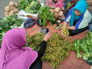 Local market in Sumbawa, Indonesia. Photo: Suci Fitriah/Solidaritas Perempuan