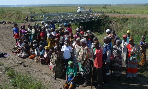 Founding members of the new Tsakane Farmers Association in Xai-Xai, Mozambique, where they applied for their own land after resisting a large-scale rice plantation. (Credit: Justiça Ambiental)