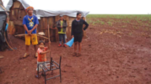 Communautés autochtones déplacées de leur territoire par l’expansion de l’agrobusiness au Mato Grosso do Sul, au Brésil. (Photo: Cristiano Navarro)