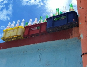  Junk food spread all over Mexico following NAFTA. Servings of 8 oz of cola drinks rose from 275 per person per year in 1992, to 487 servings per person per year in 2002 (Photo: Judy Bankman)