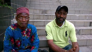 Linus Orok (à gauche) et Patrick Chi du village d'Ekong Anaku