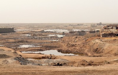 Drought and dams in biblical garden of Eden-image