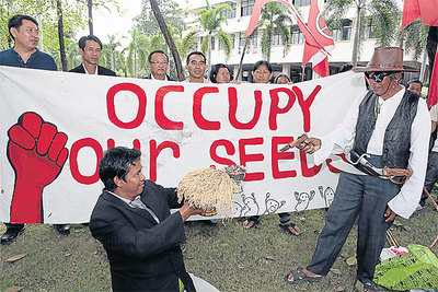 Thai farmers and civic groups protest UPOV lobby-image