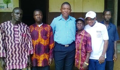 Emprisonnement en Sierra Leone, procès de journalistes en France, les voix critiques contre Bolloré réduites au silence-image