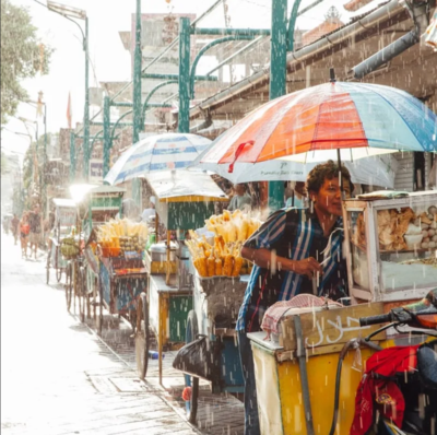 Heat waves and heavier rains: How the climate crisis affects fresh market traders and street vendors-image